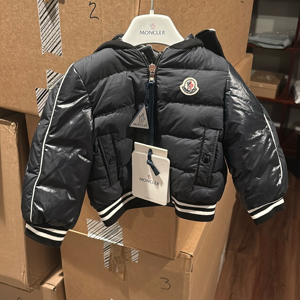 Black Moncler Merih Giubbotto Vest/Coat Kids Size 12/18
